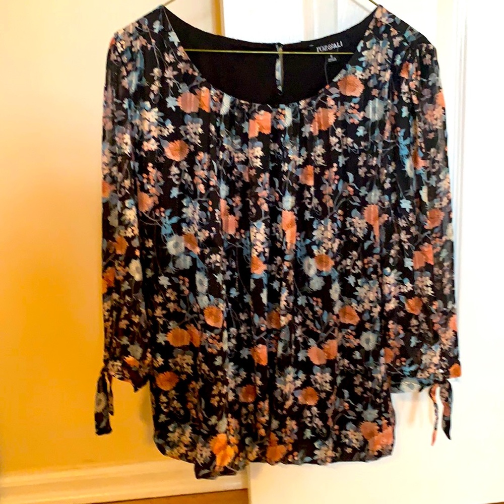 Pretty top for casual wear/work